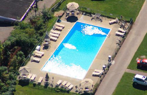 Weirs Beach Hotel | Half Moon Motel & Cottages
