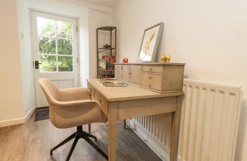 Beaminster House | Half Pint Cottage