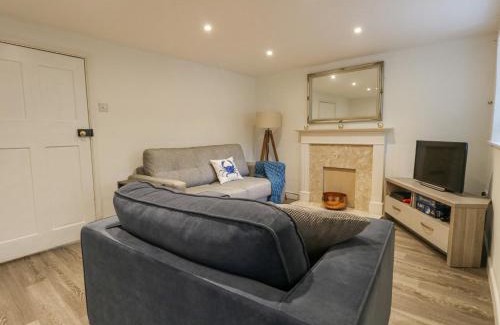 Beaminster House | Half Pint Cottage