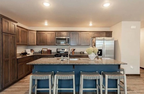 Bozeman House | Halfpipe Basecamp: Come enjoy Big Sky Country!