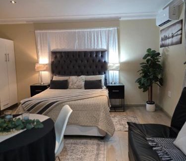 Greater Johannesburg Metropolitan Area Apartment | Halfway Gardens Home