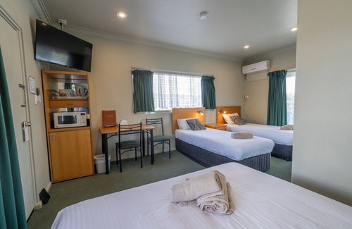 Eden Hotel | Halfway Motel, Eden