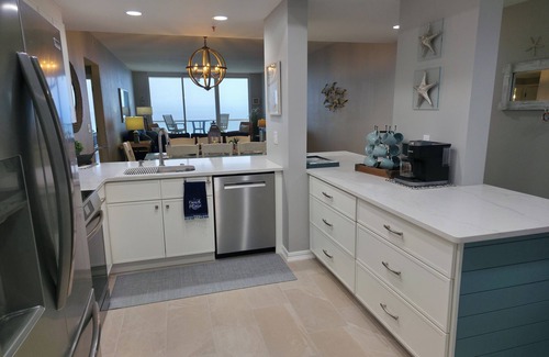 Navarre Beach Condo | 🏖️ Halfway To Heaven~ BEAUTIFUL~SPACIOUS~Gulf Front~Pool~Hot Tub-3B3B, Sleeps 8