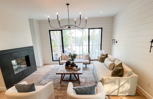 Dysart et al Cottage | Haliburton Modern Lake House retreat on Kennisis. 4 bedroom 2.5 Bath - Sleeps 12