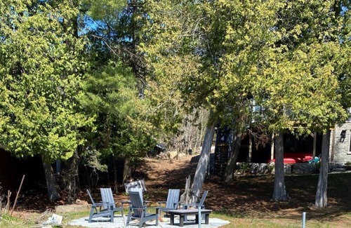 Minden Cottage | Haliburton room overlooking lake. Chef's kitchen.