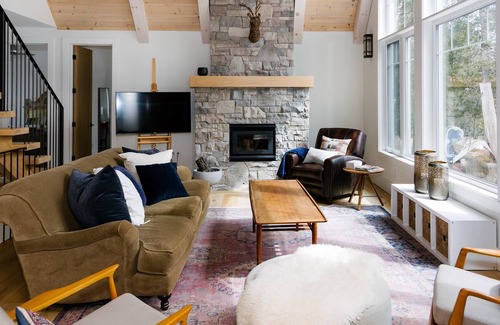 Minden Cottage | Haliburton room overlooking lake. Chef's kitchen.