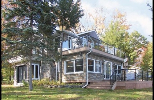 Algonquin Highlands Cabin | Halls Lake Resort