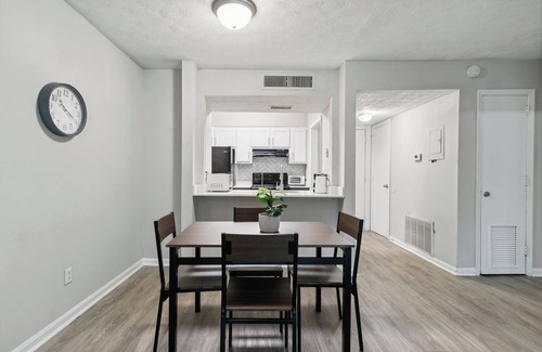 Cumberland Apartment | Halsten at Vinings 2515 Comfy 1 Bed 1 Bath