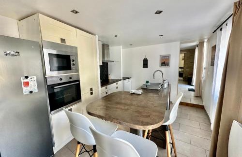Luc-sur-Mer House | Halte Lutine - Maison chaleureuse en pierres