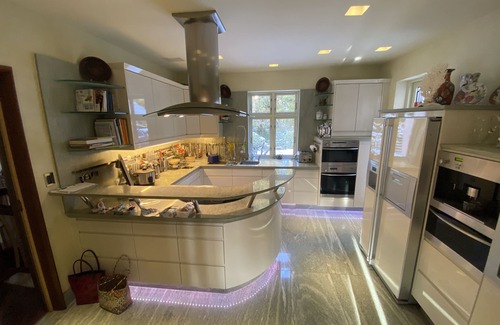 Rissen Villa | Hamburg cracks 500 sqm luxury designed villa, sleeps 12, fully i-pad controlled