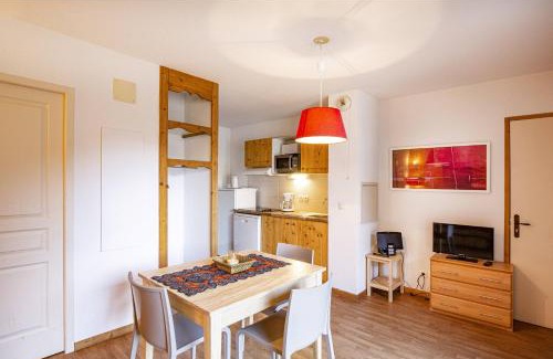 Orelle Apartment | Hameau 6 002 - SPA & PISCINE studio 4 pers