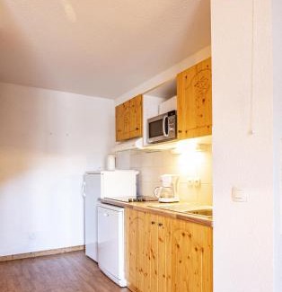 Orelle Apartment | Hameau 6 002 - SPA & PISCINE studio 4 pers