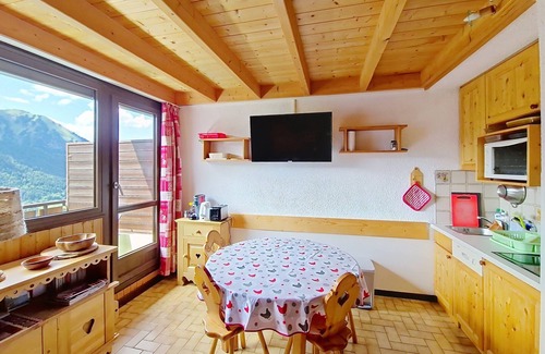 Chatel Apartment | Hameau des 4 Saisons HSG226 MOUNTAIN & VIEW 6 Pers