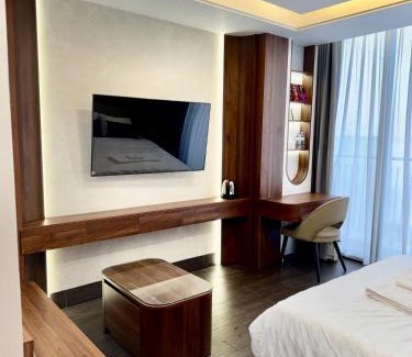 Thuy Khue Apartment | Hami LakeView Service Apartment