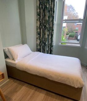 Hoole Hotel | Hamilton Court Hotel Hoole
