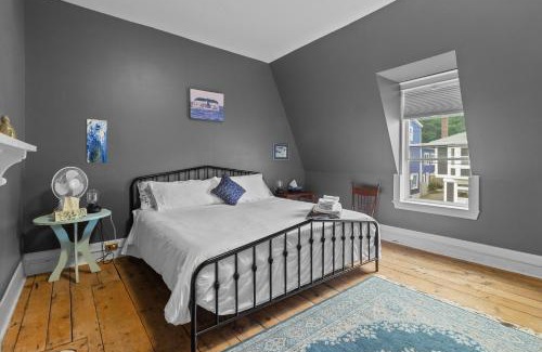 Downtown St. John's House | Hamilton Hilltop Home3 King Bedsvictoria Park