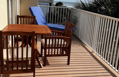 Indian Rocks Beach Condo | Hamilton House 301 is a Silver 2-bedroom 2 bath Gulf Front Condo
