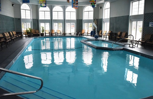 Mackinaw City Hotel | Hamilton Inn Select Beachfront