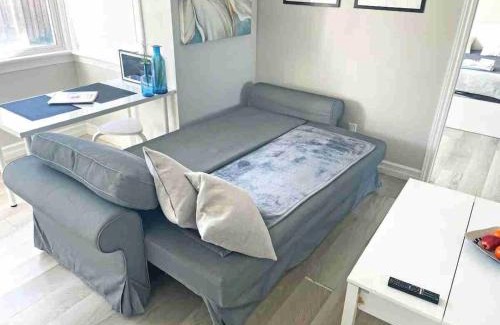 Hamilton Apartment | Hamilton Oasis - Luxe Beds - BBQ Haven - Pool
