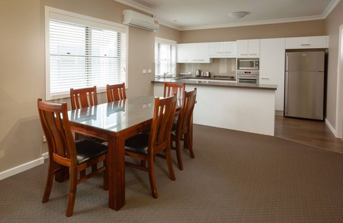 Broadmeadow Apartment | Hamilton on Everton