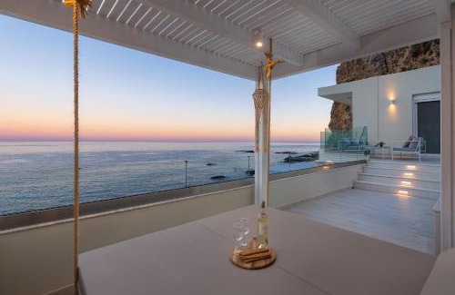 Stegna Villa | Hamilton Sea Front Villa