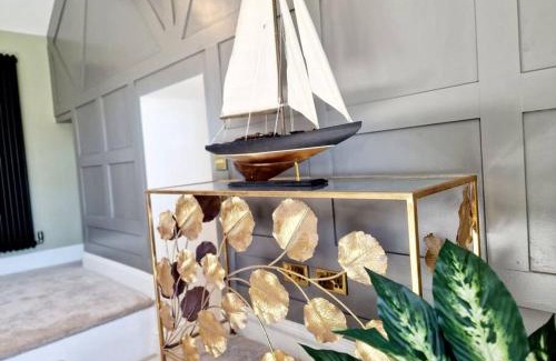 Knott End-on-Sea Apartment | Hamilton-The Cruck Luxury Let