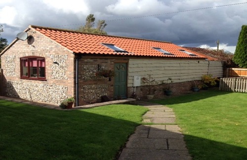 East Knighton House | HAMLET, 1LEVEL, PRIVATE ENCLOSED GARDEN., MAX 2 MEDIUM SIZE DOGS £20 PER DOG.