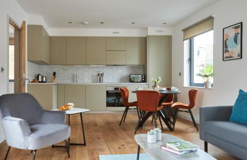 Hammersmith Broadway Apartment | Hammersmith Mews by Viridian Apartments