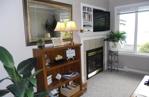 Regional District of Nanaimo House | Hammond Bay Oceanside Guesthouse