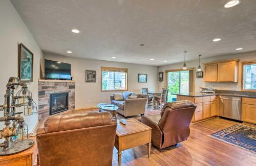 Hammond House | Hammond Home 2 Blocks to Marina and Columbia River!
