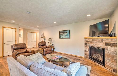 Hammond House | Hammond Home 2 Blocks to Marina and Columbia River!