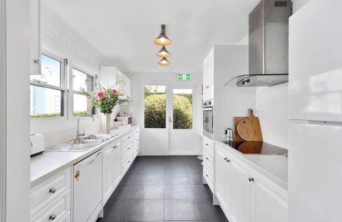 Battery Point House | Hampden Manor A Refined Battery Point Period Home