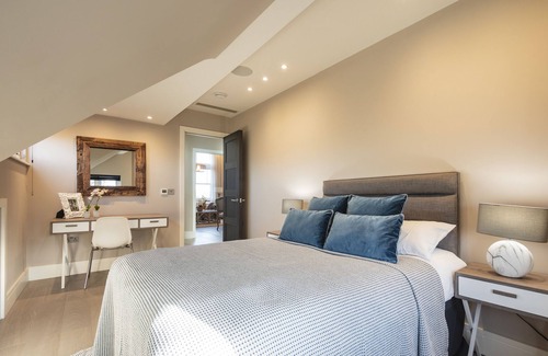 Frognal and Fitzjohns Apartment | Hampstead Lux Flat-Hosted by Sweetstay