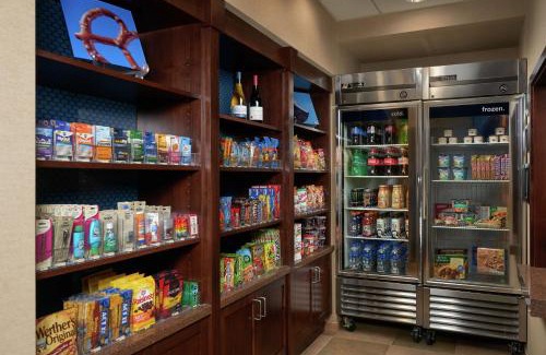 Southeast Salem Hotel | Hampton Inn and Suites Salem