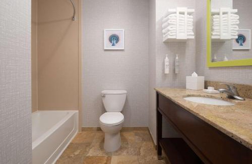 SeaTac Hotel | Hampton Inn and Suites Seattle - Airport/28th Avenue