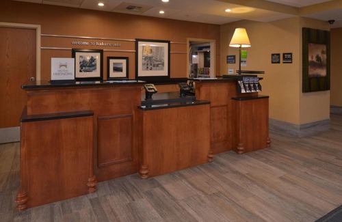 Greenacres Hotel | Hampton Inn and Suites Bakersfield North-Airport