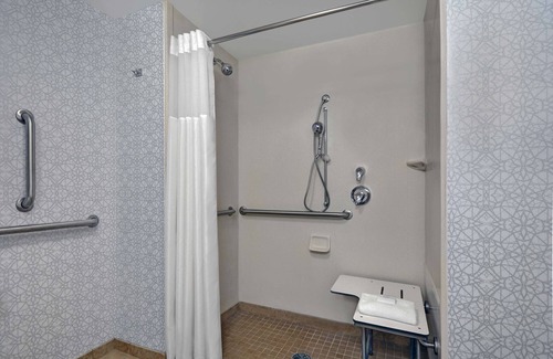 Bath Hotel | Hampton Inn Bath (Brunswick Area)