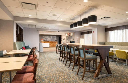 Williamsville Hotel | Hampton Inn Buffalo - Amherst