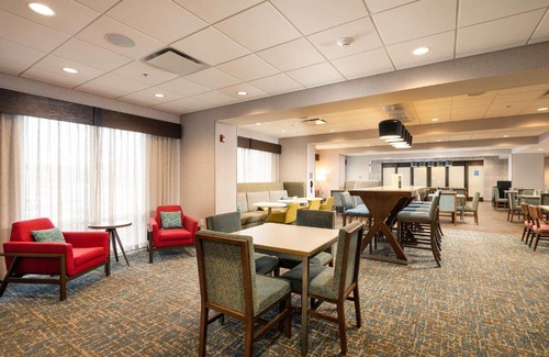 Williamsville Hotel | Hampton Inn Buffalo - Amherst