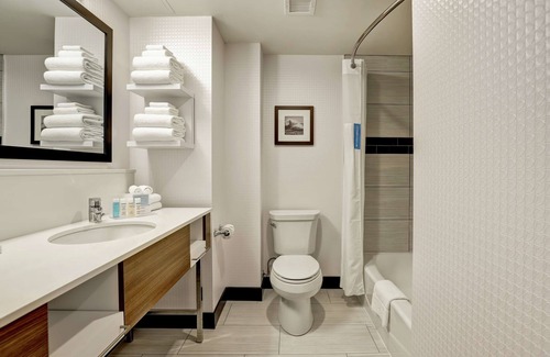 St. Catharines Hotel | Hampton Inn by Hilton St. Catharines Niagara