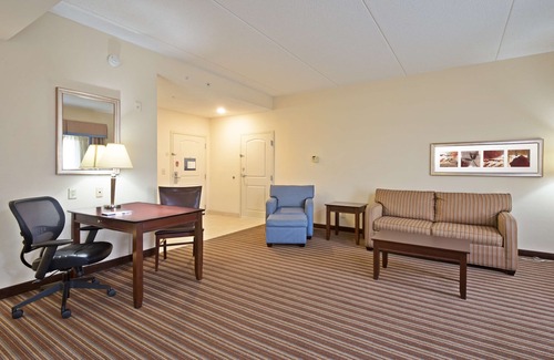 Lakeview Hotel | Hampton Inn by Hilton Gainesville-Haymarket
