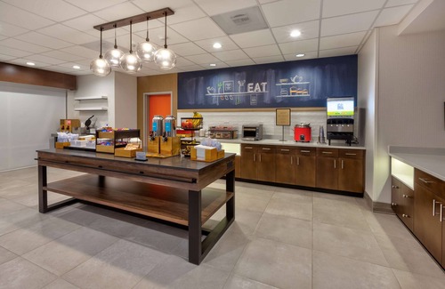 Danville Hotel | Hampton Inn Danville, VA
