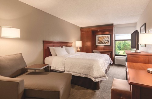 Greater South Side Hotel | Hampton Inn Des Moines-Airport