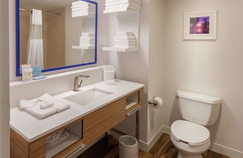 Warrington Hotel | Hampton Inn Doylestown