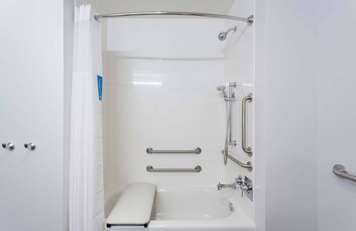 Pompano Isles Hotel | Hampton Inn Fort Lauderdale Pompano Beach