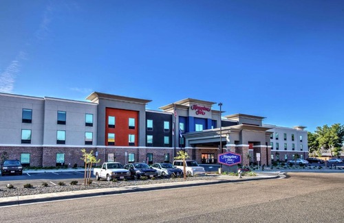 Roosevelt Hotel | Hampton Inn Fresno Airport