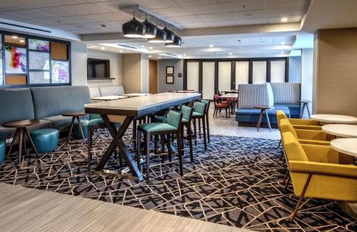 Roosevelt Hotel | Hampton Inn Fresno Airport