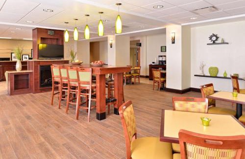 Grand Island Hotel | Hampton Inn Grand Island
