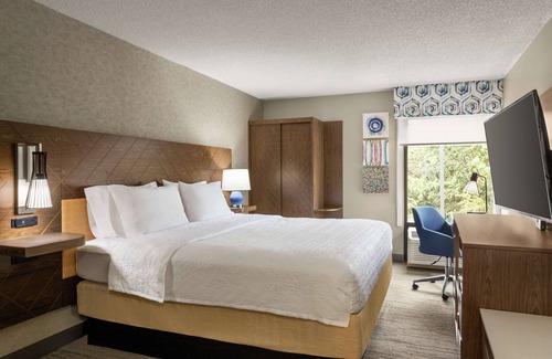 Waldron Hotel | Hampton Inn Kansas City-Airport