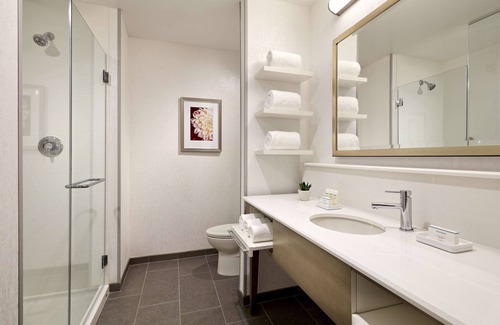 Harbor Hotel | Hampton Inn Long Beach Airport